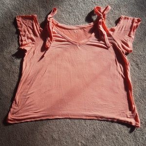 ❤4 for $10 ❤Cold shoulder top